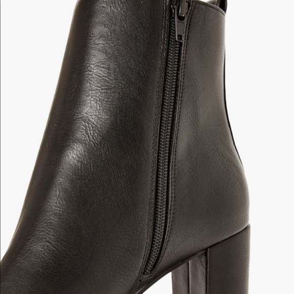 SALE Olyvia Blocked Heel Bootie - Picture 4 of 4